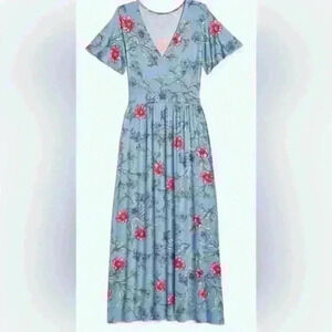 41 Hawthorn medium petite v neck fit and flare floral maxi dress